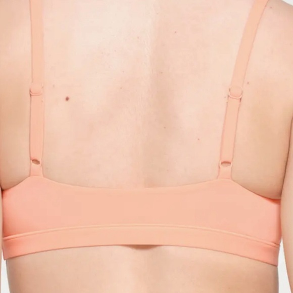 Skims Fits Everybody Scoop Bralette - Picture 2 of 5